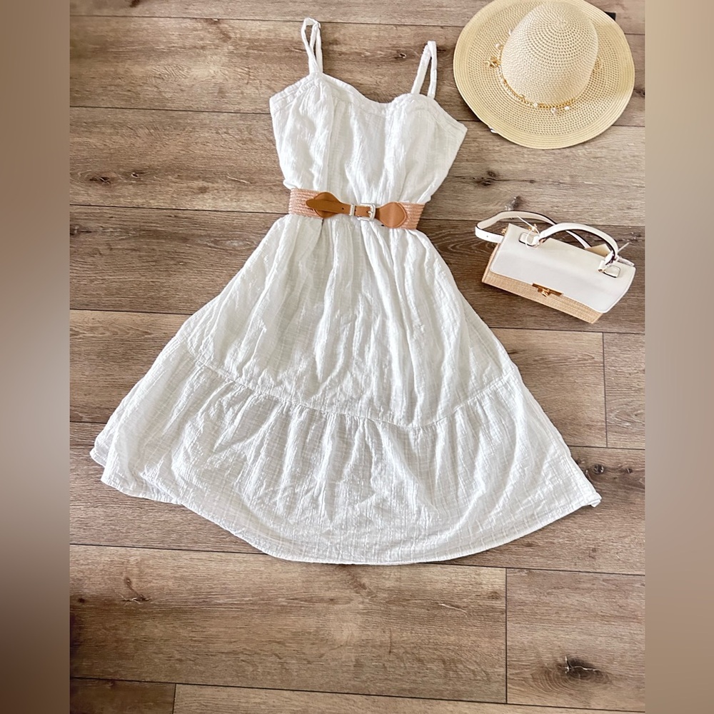 Knox Rose Cream Sundress Sleeveless Midi (It doesn’t include belt and purse )